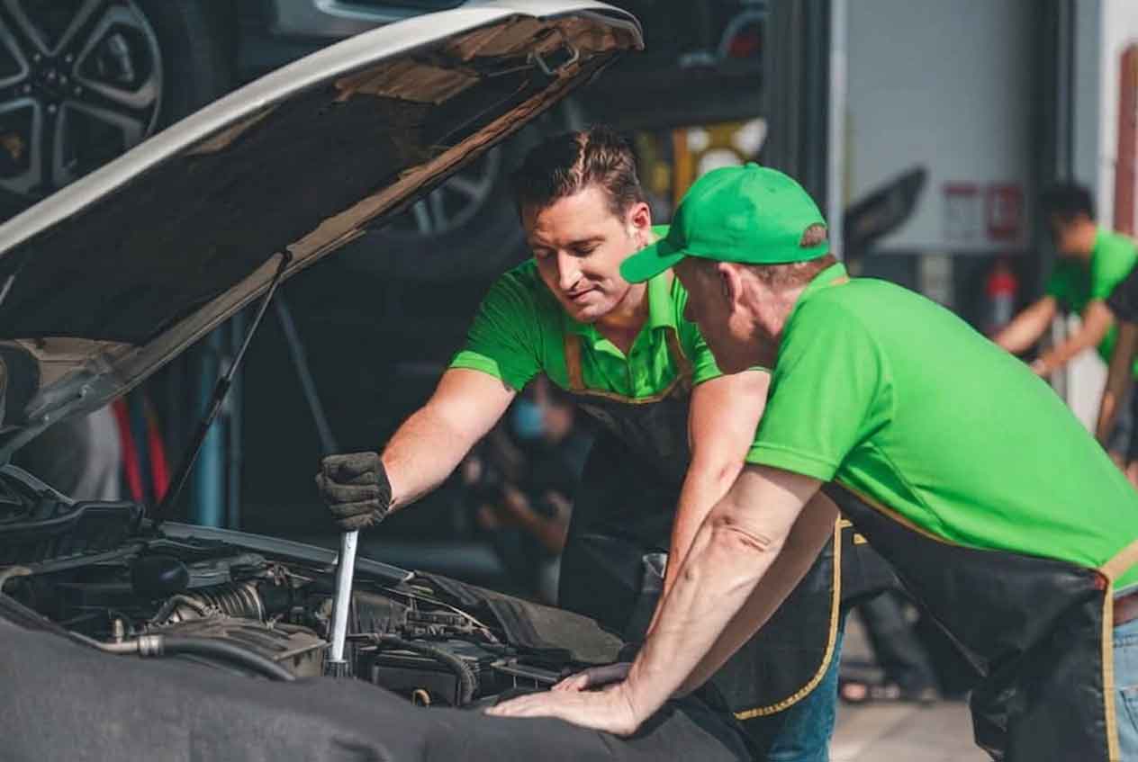 Professional oil change service at Rainforest Carwash — no appointment needed