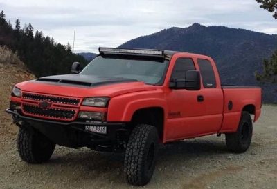 Truck with mounted light bar